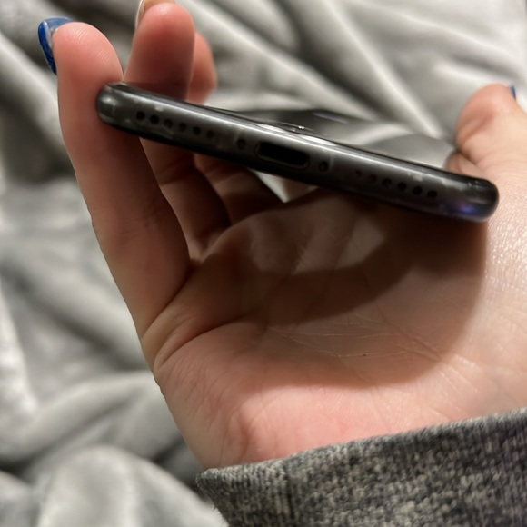 iPhone 8 - Picture 4 of 6